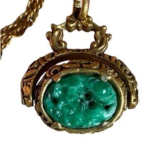 Vintage Goldette Tara Lariat Carved Jadeite Spinner Fleur De Lis Necklace